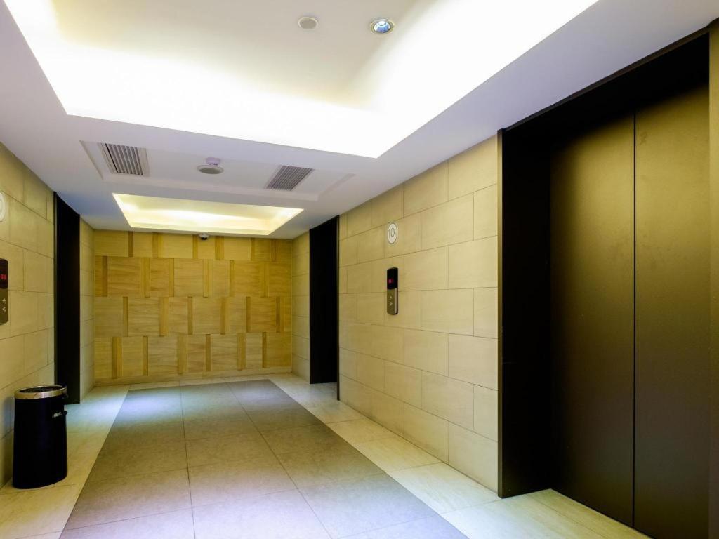 Ji Hotel Shanghai Yan An Road Branch Zewnętrze zdjęcie