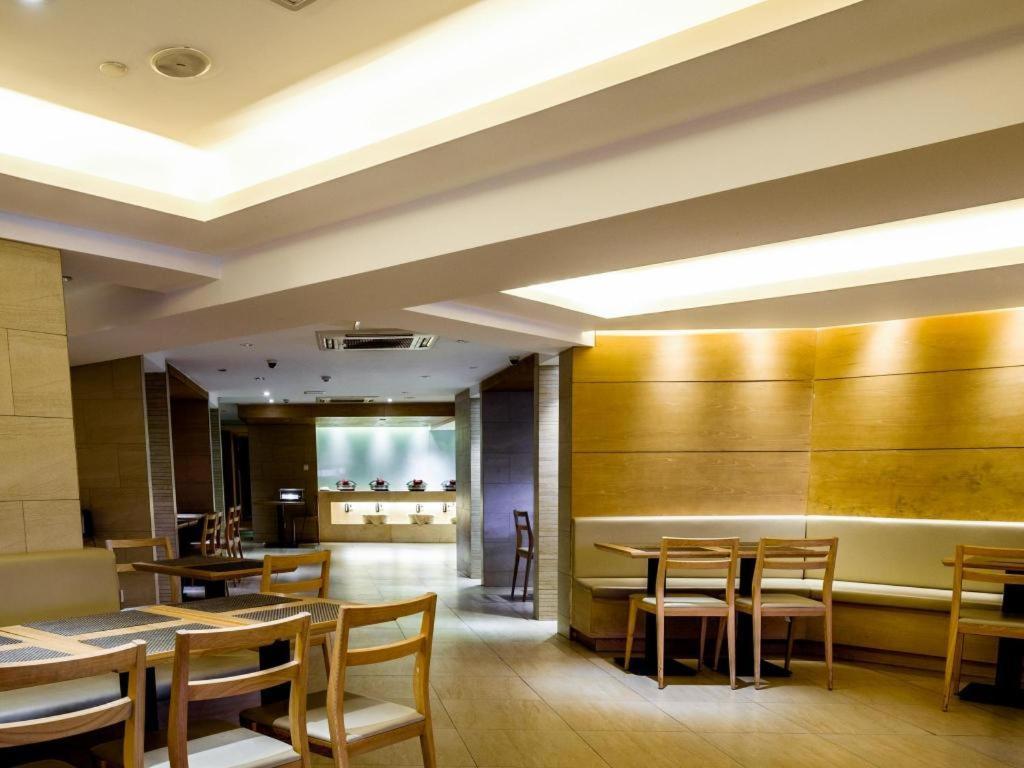 Ji Hotel Shanghai Yan An Road Branch Zewnętrze zdjęcie