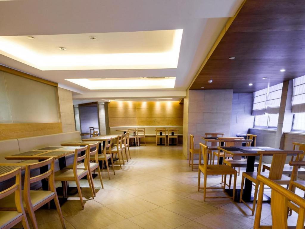 Ji Hotel Shanghai Yan An Road Branch Zewnętrze zdjęcie